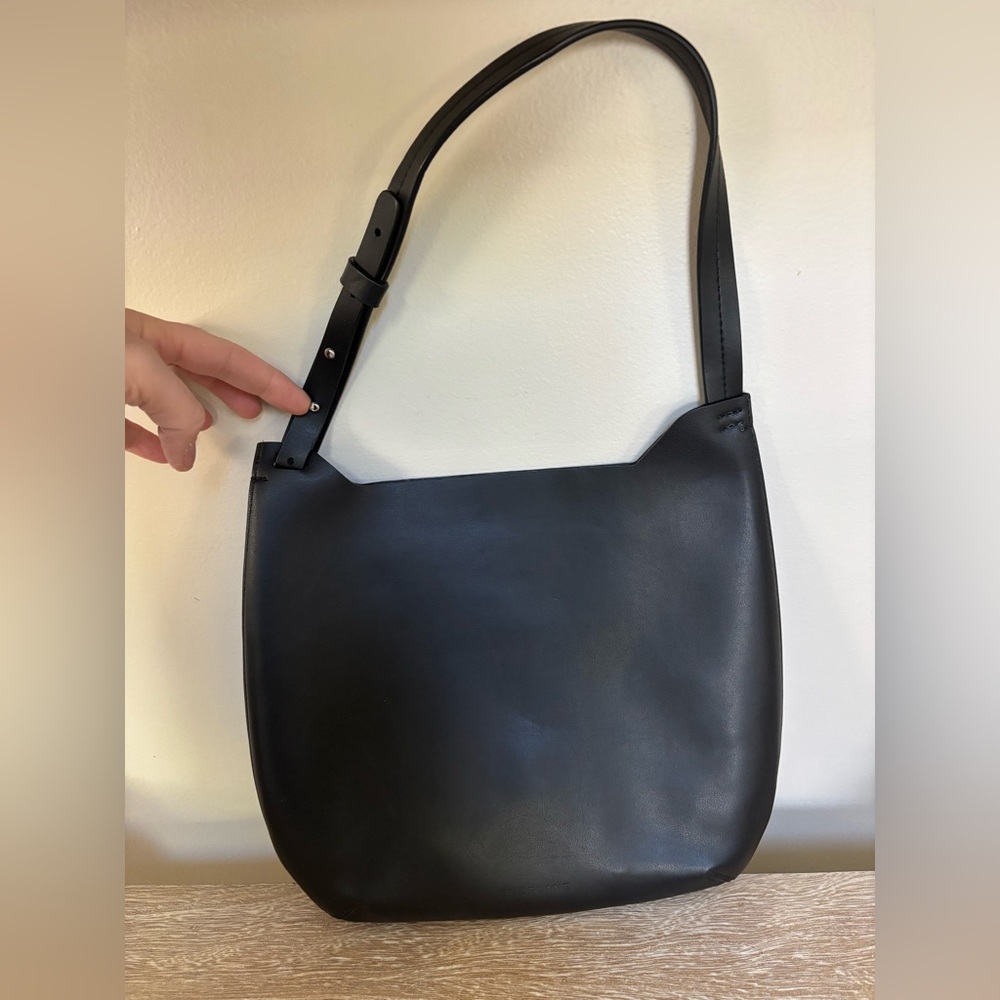 Everlane black hobo shoulder bag